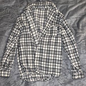 Adika / Black and White Flannel🤍